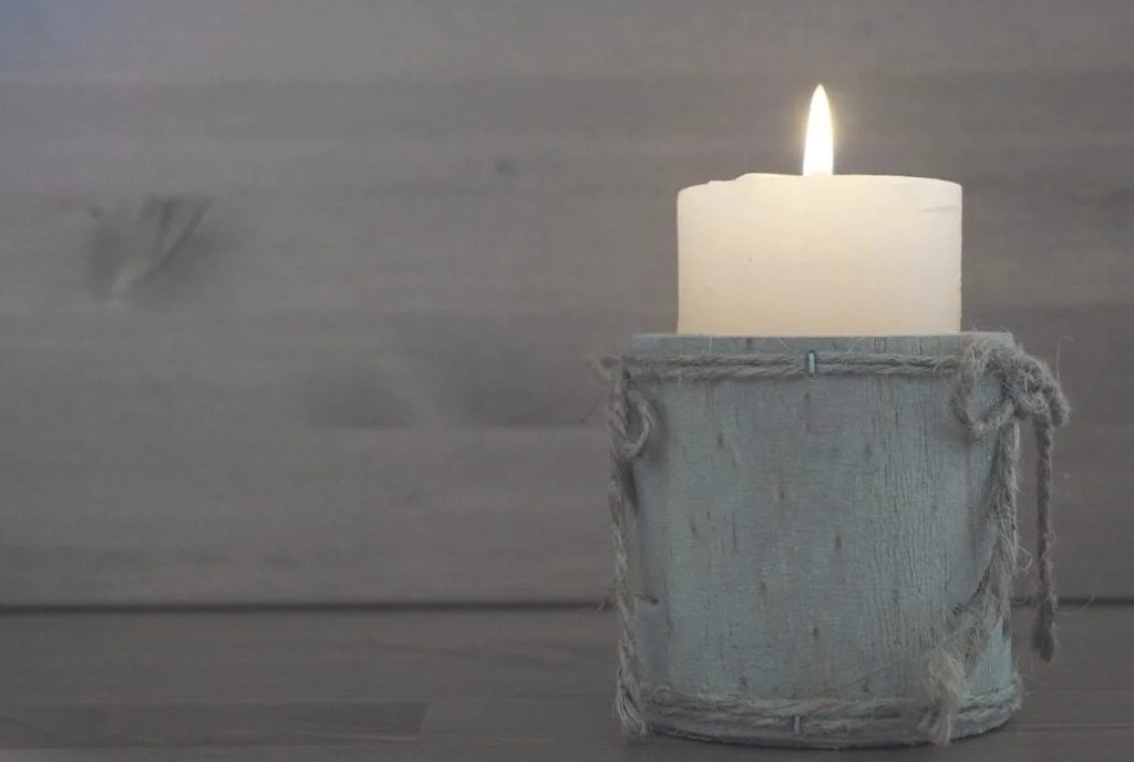 candle, wooden, decoration-1280524.jpg
