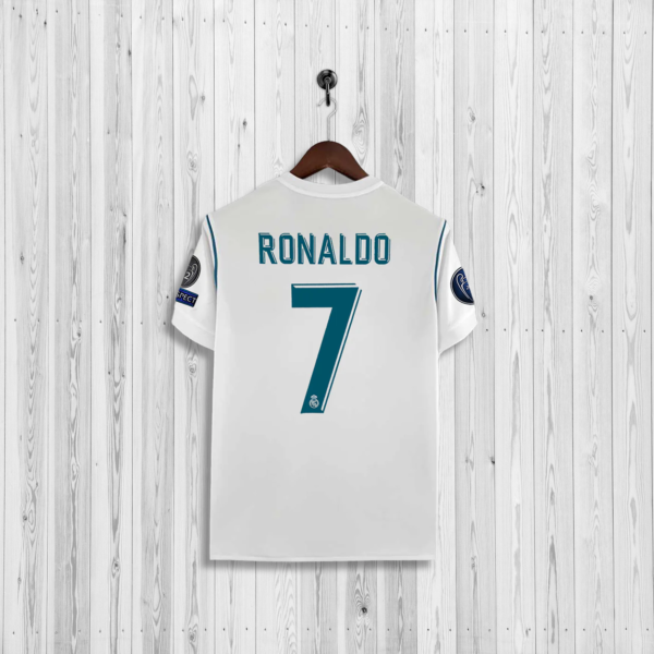 Retro Jersey - Real Madrid 2017/18 - Image 2